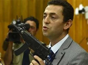 Mecliste suikast silahı tanıtımı