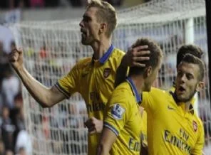Mesut'lu Arsenal lider