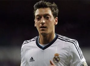 Mesut Özil, Arsenal yolunda