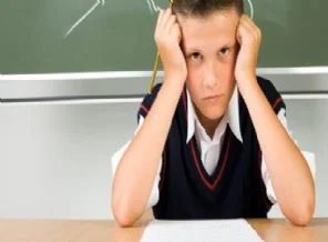 Okul fobisinin nedeni çocuk değil anne