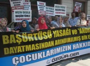 Özgür-Der: Özgürlükleri geliştiren adımları destekliyoruz!
