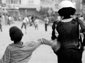 Polis 8 yaşındaki çocuğu hastanelik edene kadar dövdü