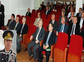 Sinop'ta komutan toplantıyı terketti