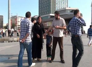 Taksim'de dilenci ve seyyar satıcı operasyonu
