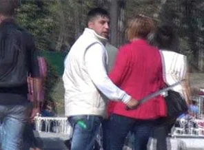 Taksim'de 'döner bıçaklı' şahıs alarmı