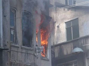 Tarlabaşı'nda yangın paniği