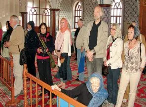 Turistler müftülüğe ölümü değil, dirilmeyi soruyor
