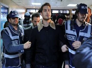 Ünlü oyunculara 15 yıl istendi!