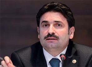 Üstün: Başörtüsünü yasaklayan bir norm yok