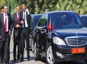 Vali sigara içen korumaları yolladı