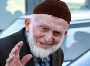 Yanan paçasına su diye benzin döktü