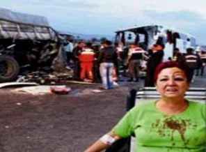 Yedi ölümlü kazadan emniyet kemeri kurtardı