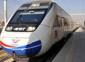 Zamda en hızlısı banliyö treni