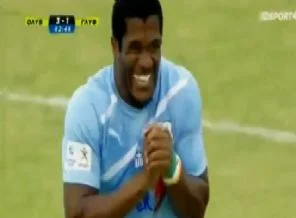 10 saniyede kırmızı görünce gülme krizi tuttu!