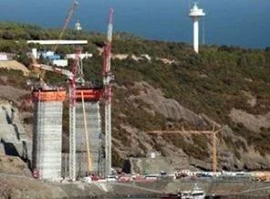 3. köprünün ayakları 50 metre yüksekliğe çıktı
