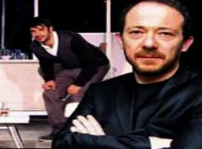30 yıllık birikimini yine tiyatroya yatırdı