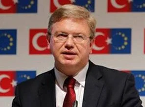 AB komiserinden Türkçe tweet