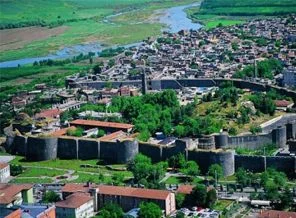 AK Parti, İzmir ve Diyarbakır'ı alabilir mi?