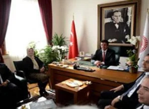AK Partili Dalbudak başörtüsü ile TBMM'de