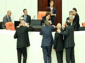 Akşener'e hac tebriği