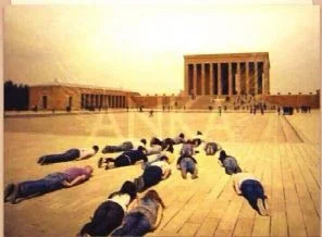 Anıtkabir'de 'Ata'ya yatan adam eylemi