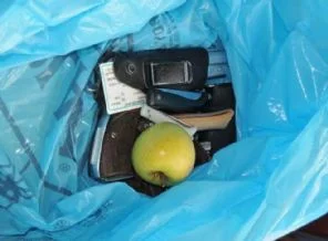 Aramada elmalara bile el konuldu