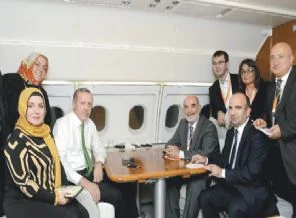 Başbakan Erdoğan'a uçağındaki masasında 'çözüm süreci' soruları!