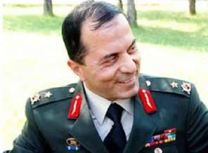 Başbakan Erdoğan'ın 'bu inceliktir'' dediği Balyoz sanığı komutan kim?