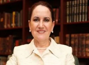 'Başörtülü vekilleri bekliyorum, engel yok'