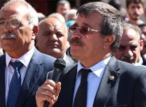 BDP'li Binici: Öcalan'dan özür dilenmeli