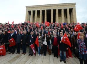 Binlerce astsubay Anıtkabir'e yürüdü