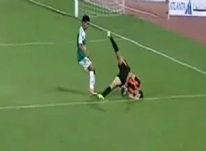 Böyle kaleci düşman başına!