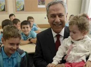 'Bu asırda kötülükleri ancak evlilik önler'