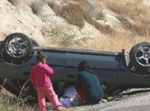 Burdur'da otomobil domuza çarptı: 3 ölü, 1 yaralı