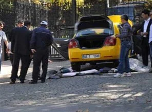 Çankaya Köşkü'nde canlı bomba alarmı