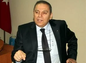 CHP'li vekil'den 'okulda etek giyen disipline gidiyor' iddiası