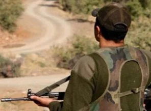 Cizre'de kışlaya ses bombalı saldırı!