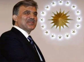 Dedesinin mezarını ziyaret etti