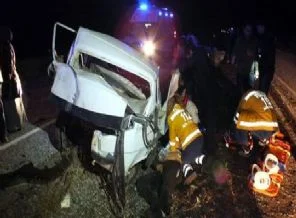 Düğün dönüşü feci kaza: 2 ölü, 3 yaralı