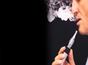 Elektronik sigara akciğeri vuruyor