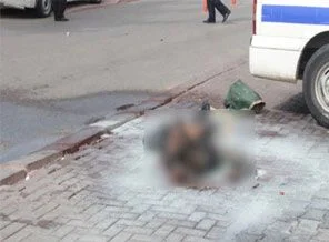 Emniyet önünde kendini yaktı