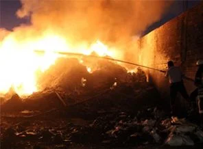 Esenyurt'ta yangın: 2 kişi yanarak öldü