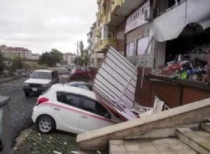 Fabrikada buhar kazanı patladı