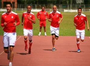 Formalarını unutan takım işportadan forma aldı