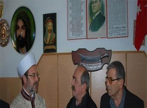 Görmez tek çatı altındaki cami ve cemevinde