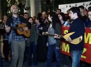 Grup Yorum'dan Galatasaray Meydanı'nda konser
