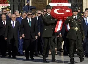 Gül'den Atatürk'e: Size minnetarız