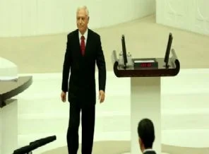 Haberal'ın yemininde küçük ama büyük ayrıntı