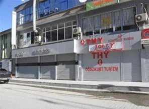 Hakkari'de kepenkler kapalı