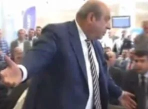 Hasip Kaplan 'kalk hanım gidiyoruz' deyip protokolü terk etti